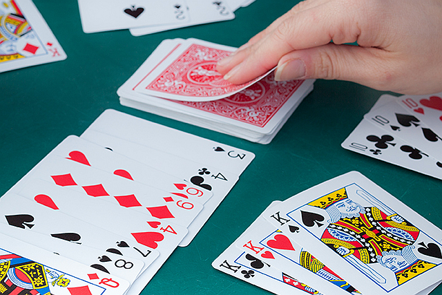 gra w karty krzyżówka